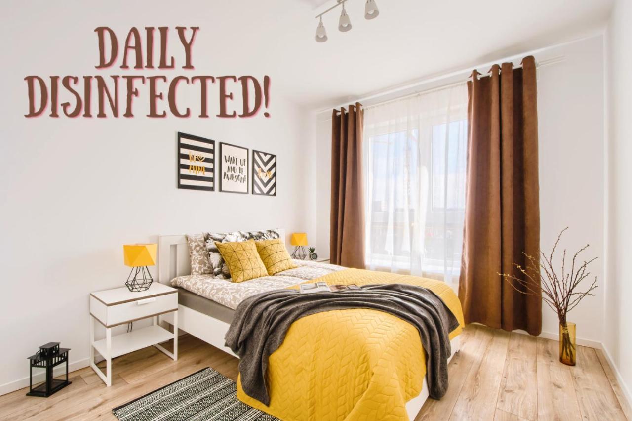 M&R Apartament Airport&Business Premium Komputerowa - Underground Garage - Free Wifi - Netflix - Self Check-In - 5 Min From Chopin Airport Warszawa Exteriör bild