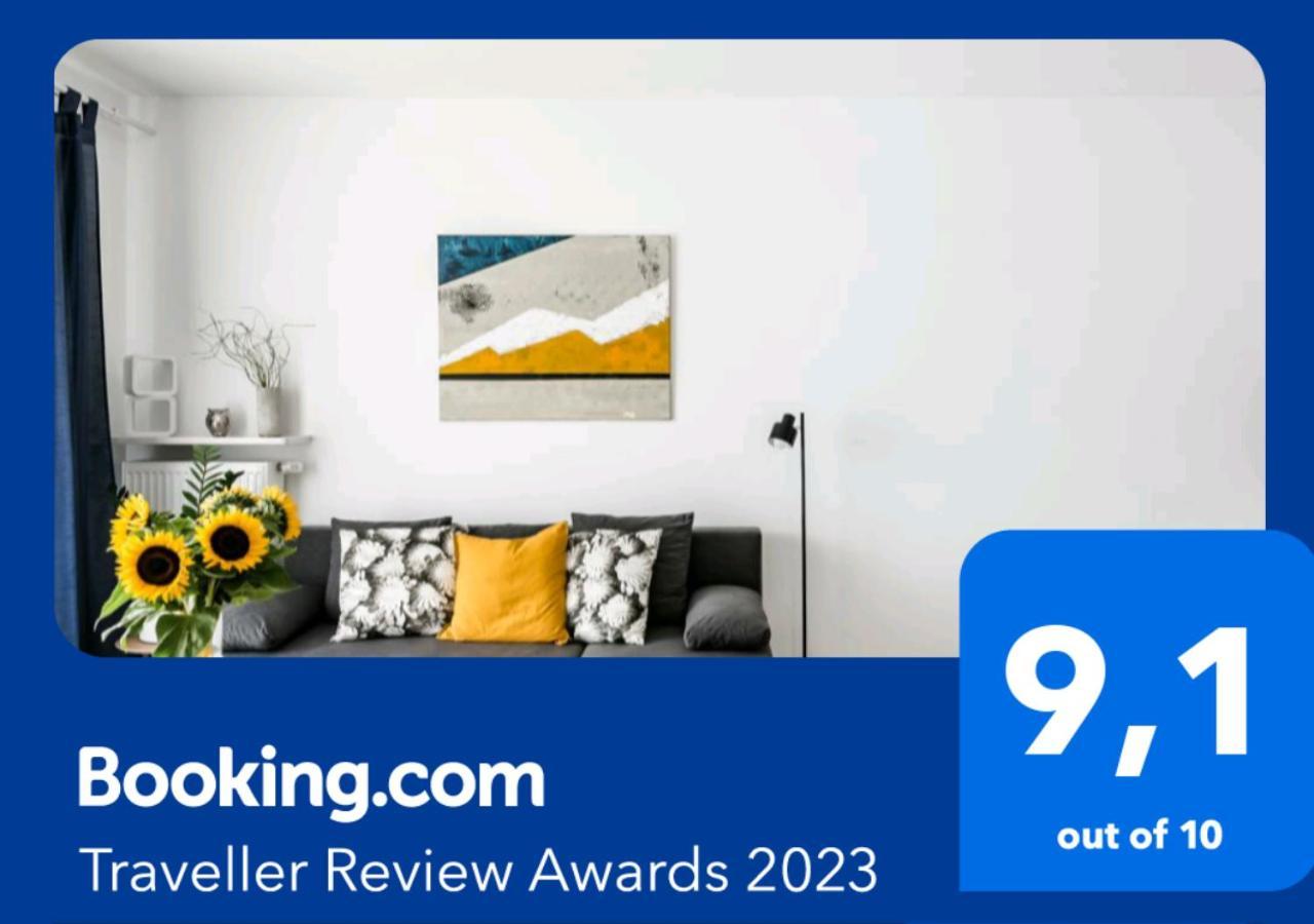 M&R Apartament Airport&Business Premium Komputerowa - Underground Garage - Free Wifi - Netflix - Self Check-In - 5 Min From Chopin Airport Warszawa Exteriör bild