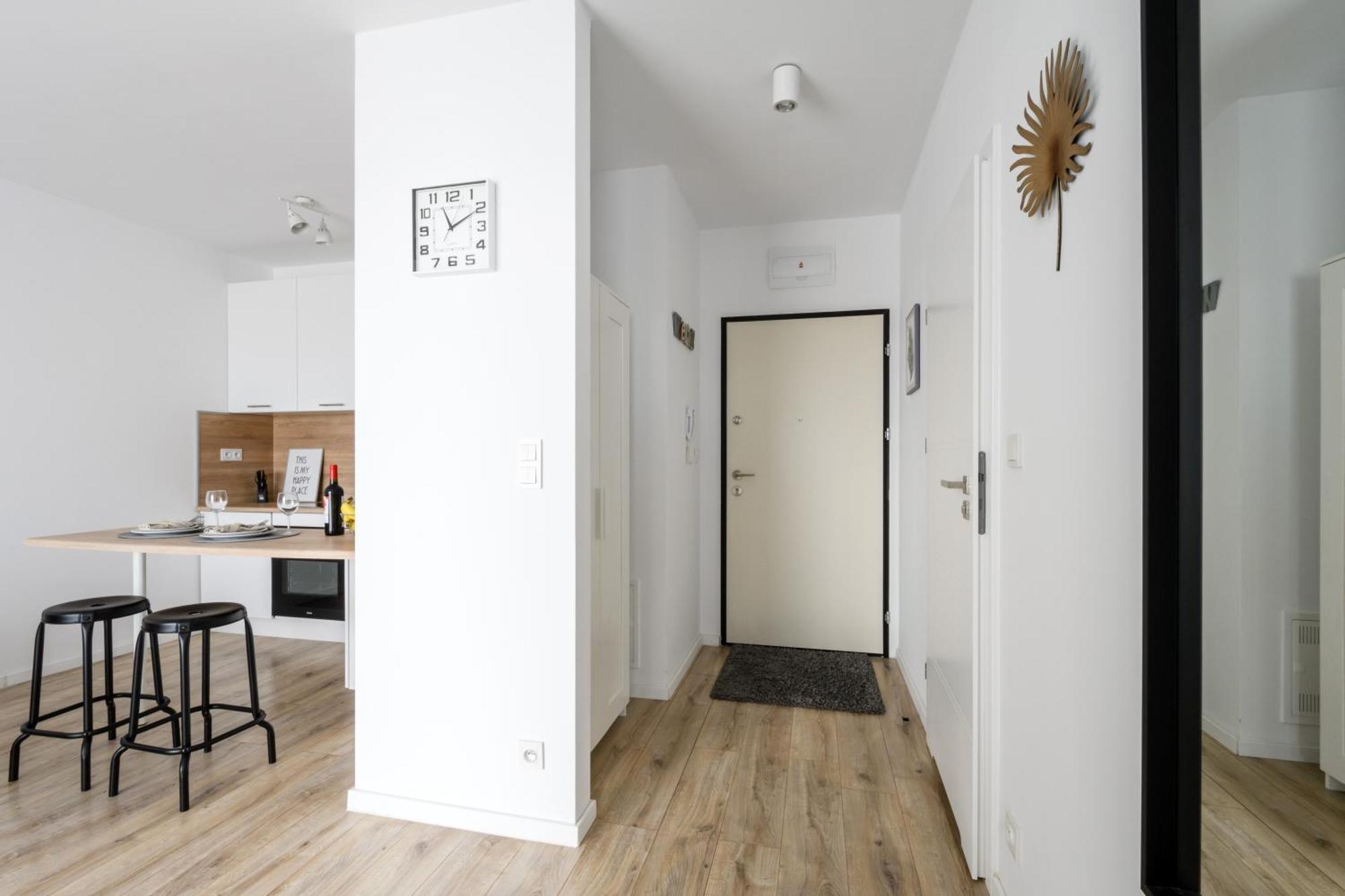 M&R Apartament Airport&Business Premium Komputerowa - Underground Garage - Free Wifi - Netflix - Self Check-In - 5 Min From Chopin Airport Warszawa Exteriör bild