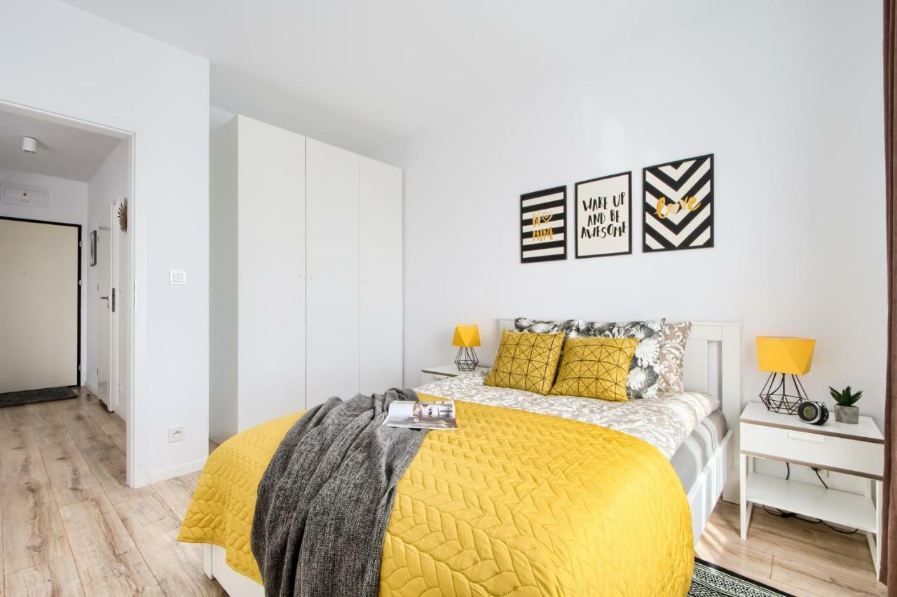 M&R Apartament Airport&Business Premium Komputerowa - Underground Garage - Free Wifi - Netflix - Self Check-In - 5 Min From Chopin Airport Warszawa Exteriör bild
