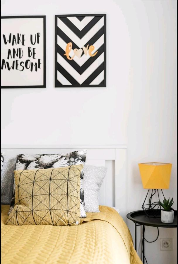 M&R Apartament Airport&Business Premium Komputerowa - Underground Garage - Free Wifi - Netflix - Self Check-In - 5 Min From Chopin Airport Warszawa Exteriör bild