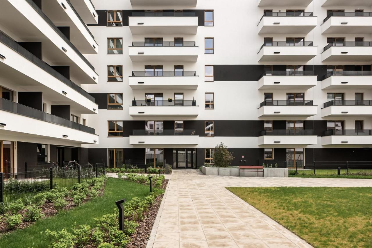 M&R Apartament Airport&Business Premium Komputerowa - Underground Garage - Free Wifi - Netflix - Self Check-In - 5 Min From Chopin Airport Warszawa Exteriör bild